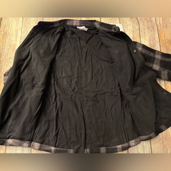 Black and Gray Plaid Shirt Shacket Flannel Button up - Picture 5 of 7